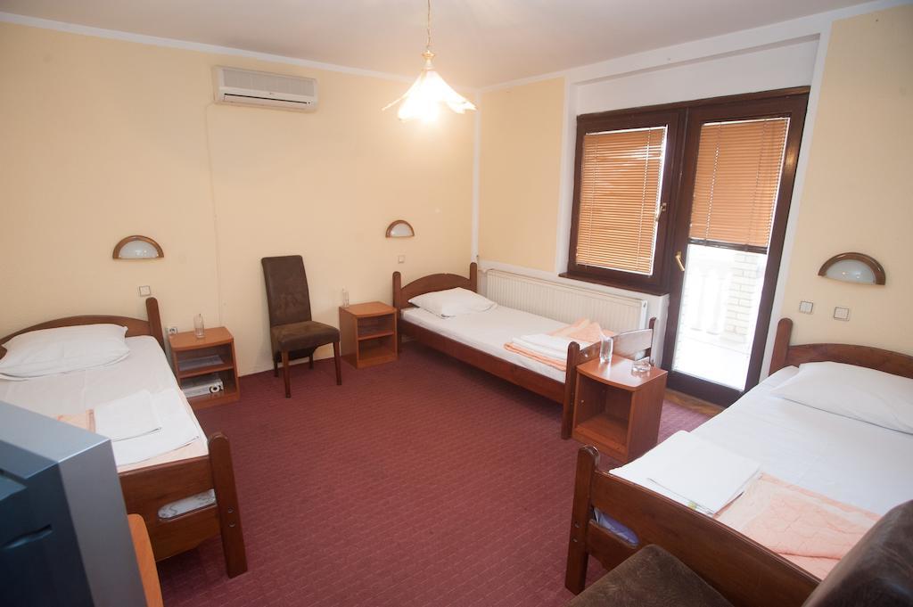 Hotel Extra Lion Md Nis Room photo