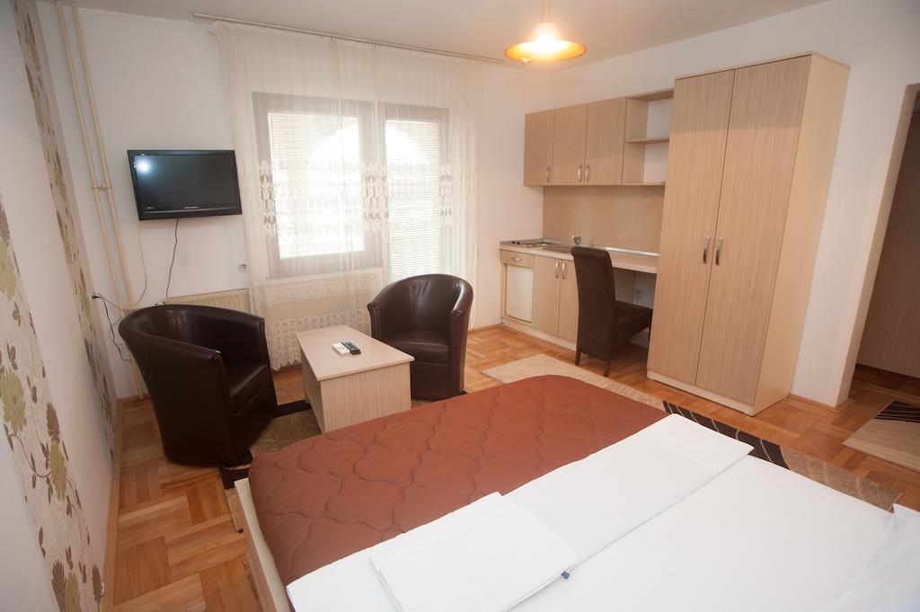 Hotel Extra Lion Md Nis Room photo